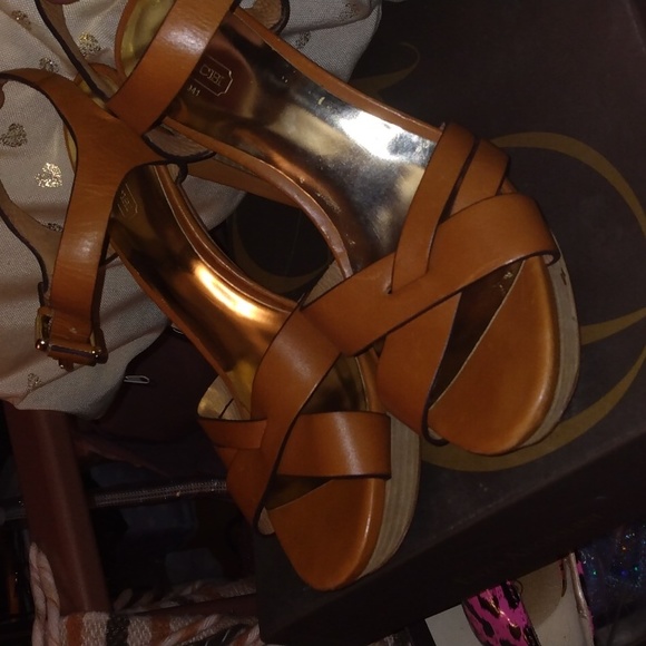 Coach Dani women's tan strap platform heels sz 9B - Picture 4 of 17